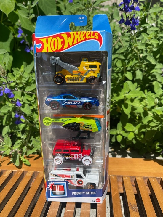 Hot Wheels Other - Mattel Hot Wheels Priority Patrol 5 Pack -Emergency Rescue Services; helicopter
